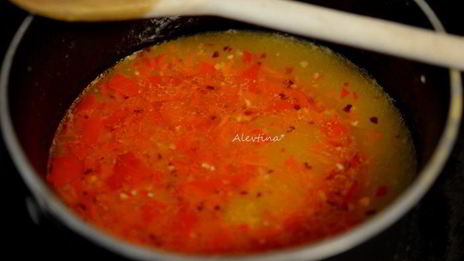 фрикадельки с фисташками из индюшатины под апельсиновым соусом