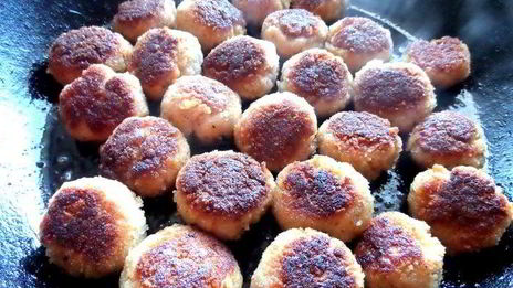 фрикадельки с гречкой