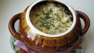 Фрикадельки с картошкой и грибами в горшочках