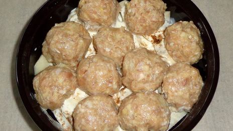 фрикадельки с картошкой в духовке