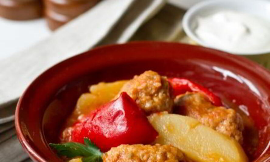 Рецепт фрикаделек с овощами в томатном соусе