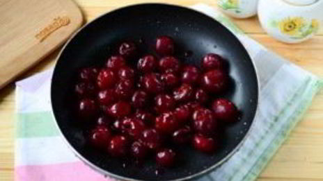 фрикадельки с вишневым соусом