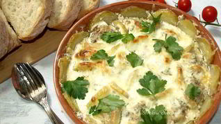 Фрикадельки в картофельных сотах