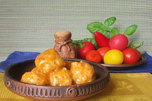 Фрикадельки в овощном соусе