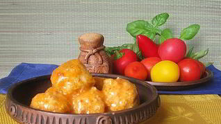 Фрикадельки в овощном соусе