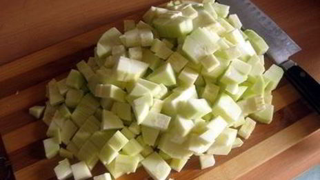 фрикадельки в овощном соусе