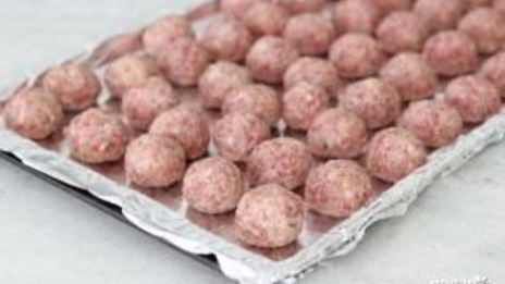 фрикадельки в соусе