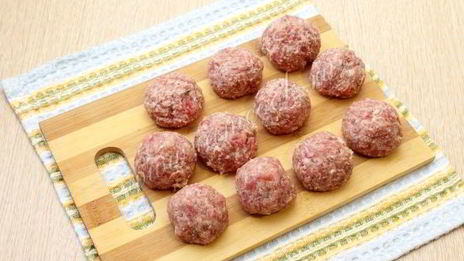 фрикадельки в томатно-сметанном соусе