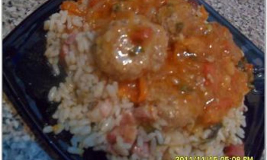 Рецепт фрикаделек в томатном соусе с пикантным рисом