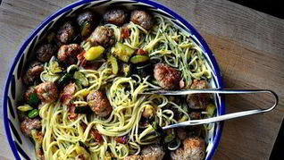 Карбонара с цукини и фрикадельками