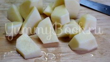 картофель с грибами и фрикадельками в горшочках