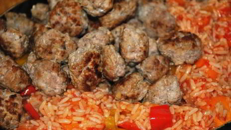 котлетки-фрикадельки с рисом и овощами