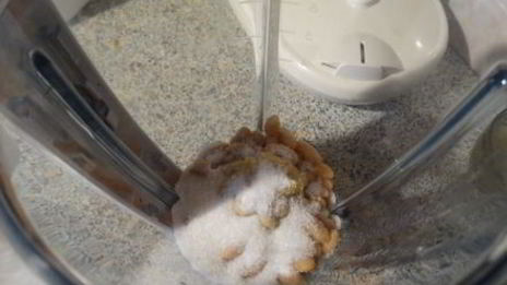 мясные фрикадельки с хреном тушёные в майонезе из фасоли