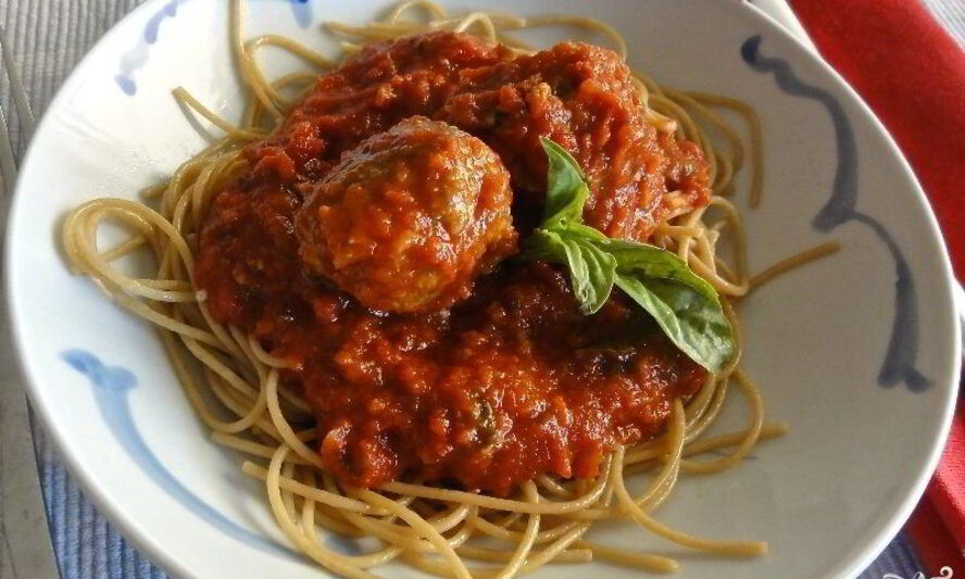 Рецепт пасты с фрикадельками в томатном соусе