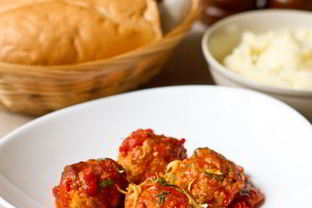 Розмариновые фрикадельки в томатном соусе