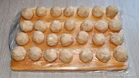 рыбные фрикадельки в овощном соусе