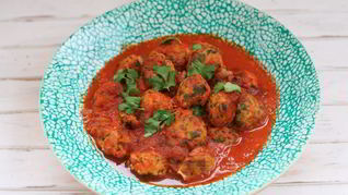 Рыбные фрикадельки в томатном соусе