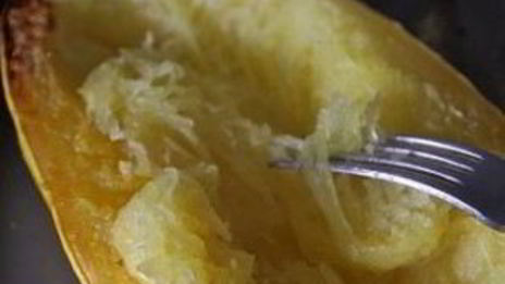 спагетти сквош с фрикадельками и шпинатом