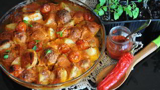 Запеченный картофель с фрикадельками