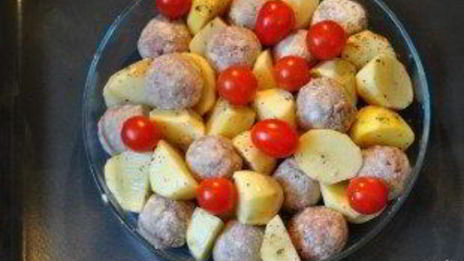 запеченный картофель с фрикадельками