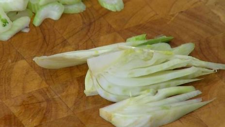 черный рис с копченой форелью