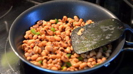 картофель чили с пряной начинкой