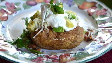 картофель чили с пряной начинкой