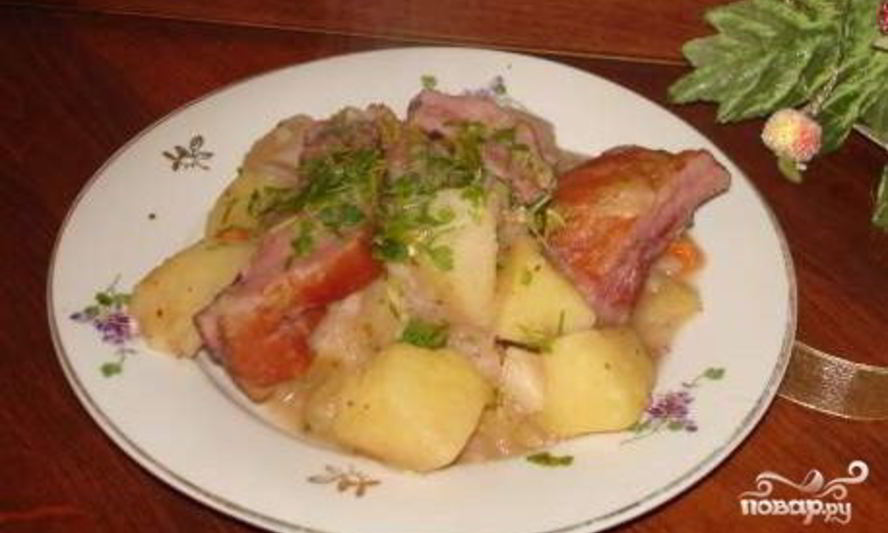 Рецепт картофеля с копчеными ребрышками