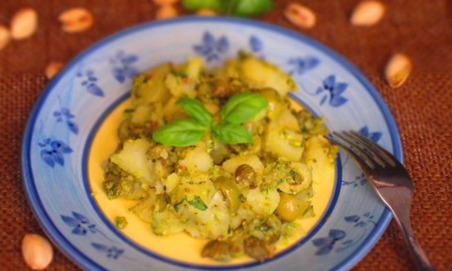 Рецепт картофеля с оливками, фисташками и базиликом