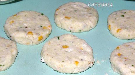 картофельно-рыбные крокеты с томатной сальсой