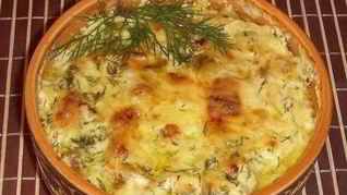 Картошка с курицей в сметане в духовке