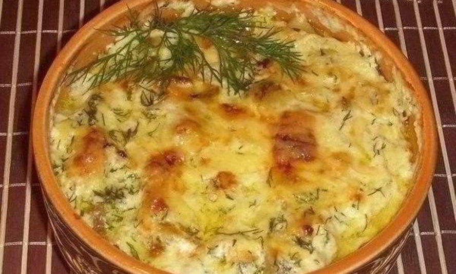 Рецепт картошки с курицей в сметане в духовке