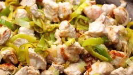 коричневый рис с индейкой и овощами