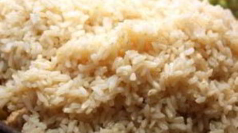 коричневый рис с индейкой и овощами