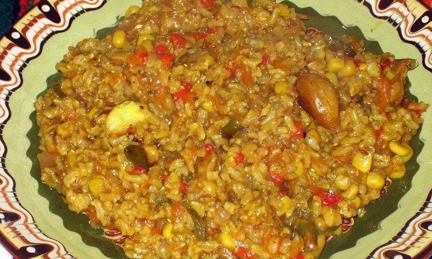 Рецепт коричневого риса с овощами