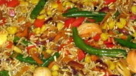 коричневый рис с овощами