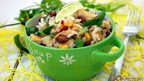 лимонный рис с курицей, кинзой и фасолью