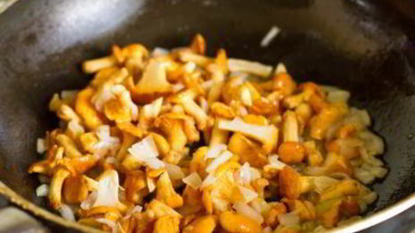 рис с лисичками