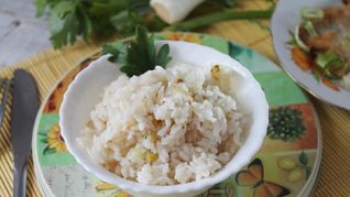 Рис с луком на гарнир