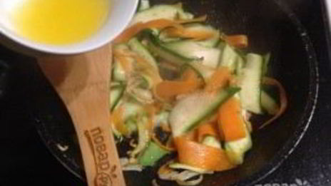 рис с морковкой, цуккини и апельсином