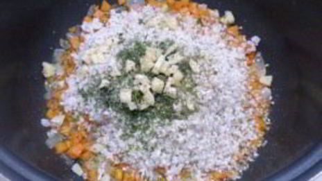 рис с морковкой в мультиварке