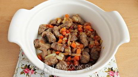 рис с мясом в горшочках в духовке