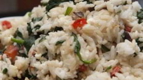 рис со шпинатом и сыром