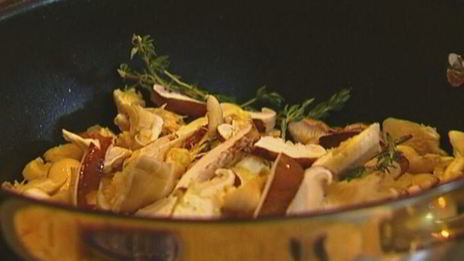 экзотический рис с курицей, шиитаке и вешенками