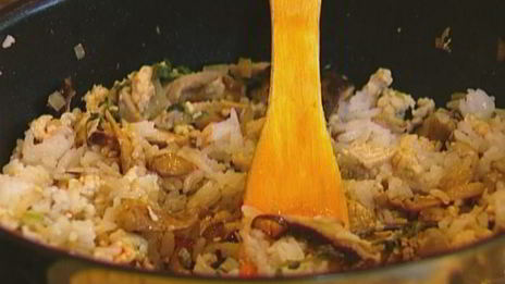 экзотический рис с курицей, шиитаке и вешенками