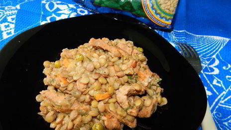 зеленая чечевица с тушеным мясом