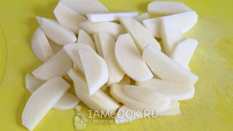 жареная картошка с луком на сковороде