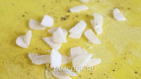 жареная картошка с луком на сковороде