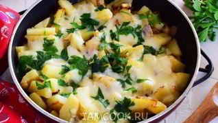 Жареная картошка с сыром