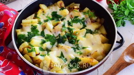 жареная картошка с сыром